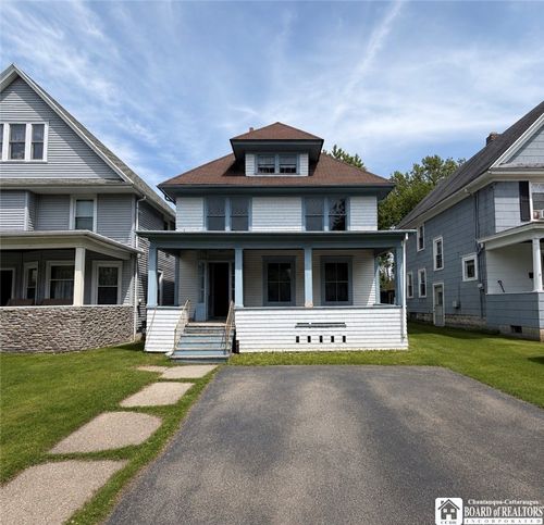 762 Park Ave, Dunkirk, NY, 14048-2507 | Card Image