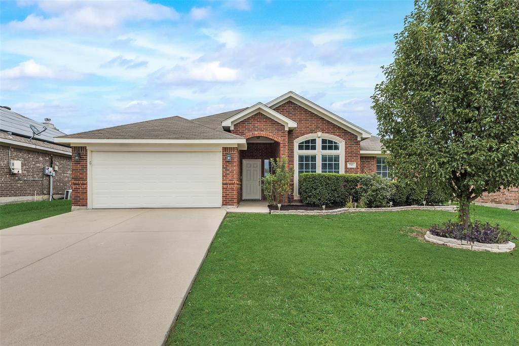 Lakeview Dr, Alvarado, TX 76009
