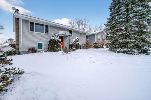 585 Cottage Avenue W, Saint Paul, MN, 55117 | Card Image