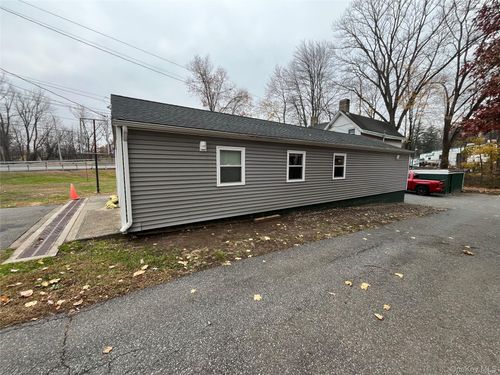 35 Old School Ln, Orangeburg, NY, 10962-1214 | Card Image