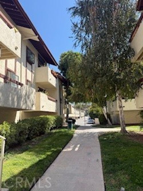unit-1127-18124 Sundowner Way, Canyon Country, CA, 91387-5421 | Card Image