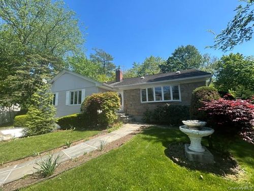 727 Wilmot Rd, Scarsdale, NY, 10583-6534 | Card Image