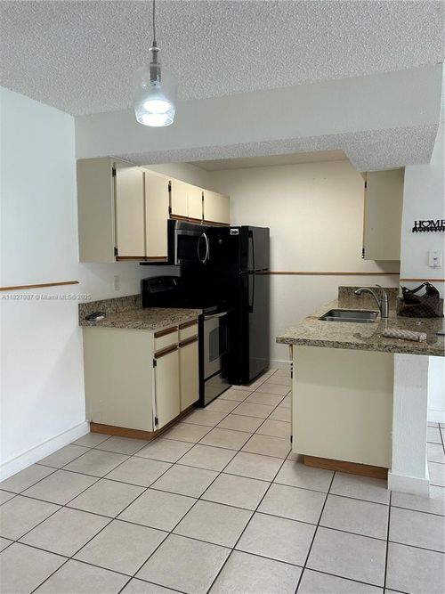 apt-812-15551 Sw 104th Ter, Miami, FL, 33196-3535 | Card Image
