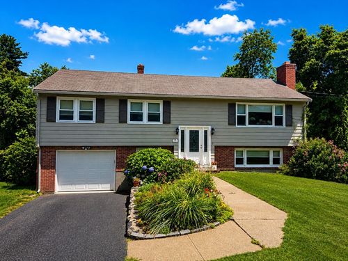 35 Dike Dr, Clinton, MA, 01510-4319 | Card Image