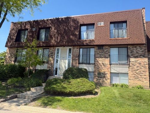 202-200 S Waters Edge Dr, Glendale Heights, IL, 60139-1610 | Card Image