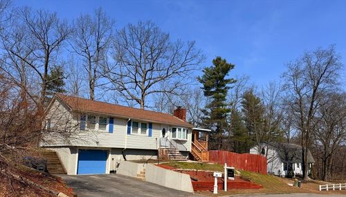 86 Comet Rd, Methuen, MA, 01844-5604 | Card Image
