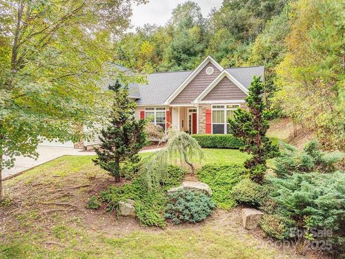 11 River Walk Dr, Asheville, NC, 28804-4405 | Card Image