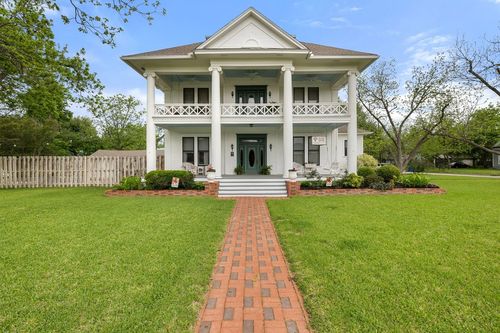 819 Hackberry St, Taylor, TX, 76574-2767 | Card Image