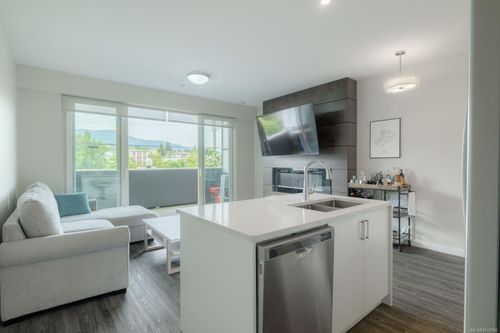 208-91 Chapel St, Nanaimo, BC, V9R0J3 | Card Image