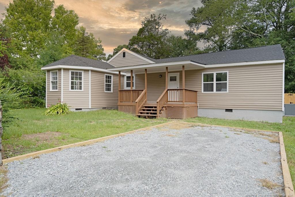John Roper Ave, Raeford, NC 28376