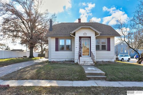 207 W Valley Street, Valley, NE, 68064 | Card Image