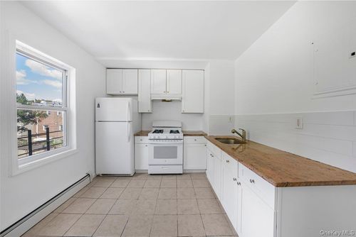 3214 108th St, East Elmhurst, NY, 11369-2524 | Card Image