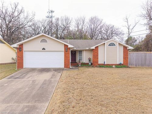 94 Vista Hills Blvd, Van Buren, AR, 72956-3238 | Card Image
