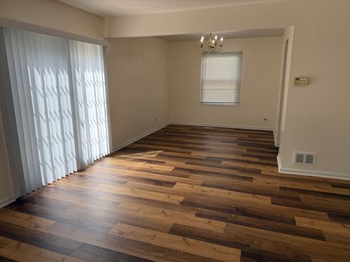 5090 Prairie Oak Rd, Gurnee, IL, 60031-1945 | Card Image