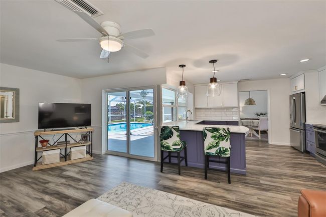 6337 Cocoa Ln, House other with 4 bedrooms, 2 bathrooms and null parking in APOLLO BEACH FL | Image 13