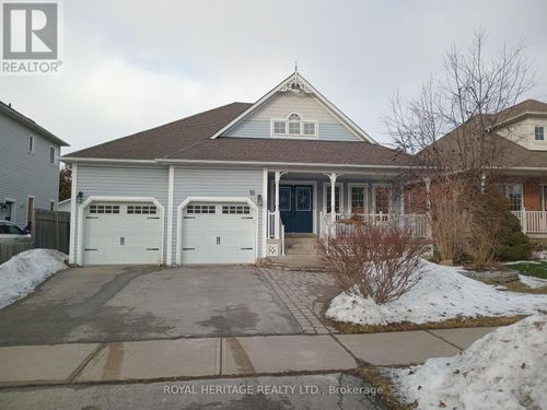 16 Corridale Ave, Whitby, ON, L1M2E8 | Card Image