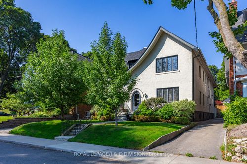 4 Highbourne Rd, Toronto, ON, M5P2J2 | Card Image