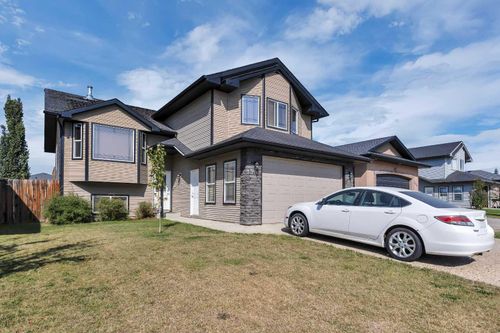 130 Jenner Crescent, Red Deer, AB, T4P0E4 | Card Image