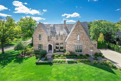 31 Concord Dr, Oak Brook, IL, 60523-1735 | Card Image