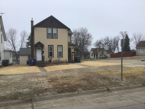 902 11th Ave S, Clinton, IA, 52732-6234 | Card Image