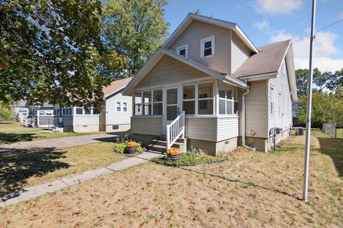 821 N Wisner St, Jackson, MI, 49202-3167 | Card Image