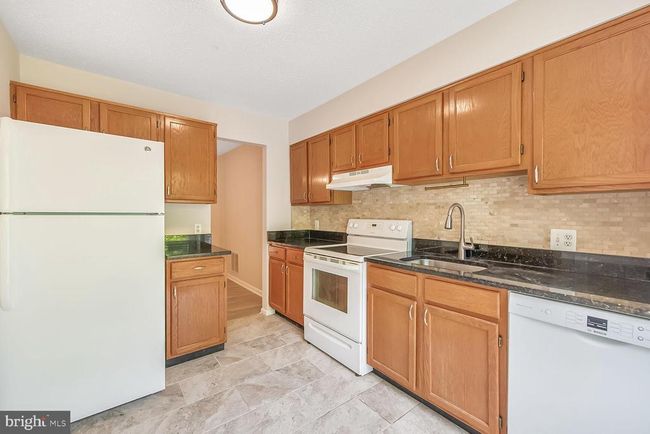 1657 Oak Spring Way, Townhouse with 3 bedrooms, 4 bathrooms and null parking in Reston VA | Image 8