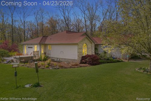 3370 Breezewood Ct, Ortonville, MI, 48462-9101 | Card Image