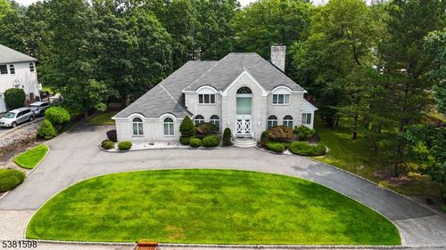99 Eileen Dr, Cedar Grove, NJ, 07009-1349 | Card Image