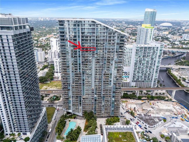 APT-3705 - 88 Sw 7 Th St, Condo with 2 bedrooms, 3 bathrooms and null parking in MIAMI FL | Image 49