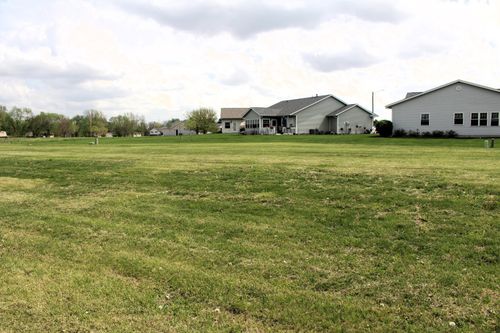 1205 W Leander St, Clinton, IL, 61727 | Card Image