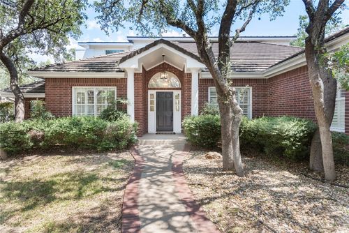 720 Rolling Green Dr, Lakeway, TX, 78734-5227 | Card Image