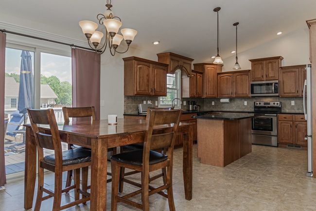 1619 W Meadowlark Dr, Home with 3 bedrooms, 3 bathrooms and null parking in Pontiac IL | Image 14