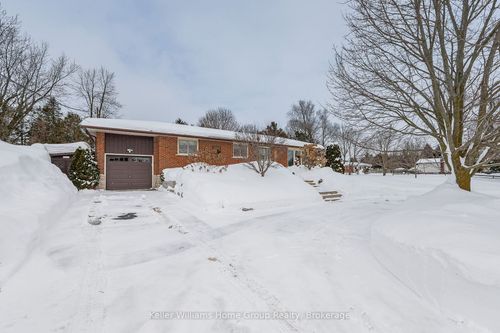 170 Barnett Cres, Fergus, ON, N1M3E5 | Card Image