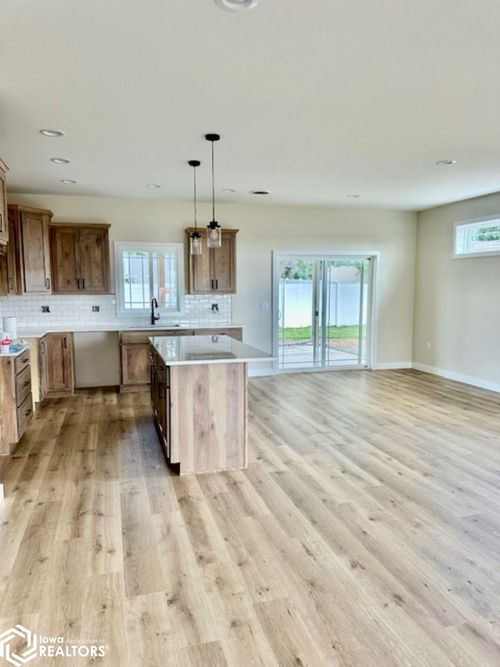 1120 Willow Ave, Burlington, IA, 52601 | Card Image