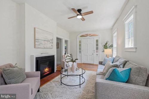 4323 Fessenden St Nw, WASHINGTON, DC, 20016-4032 | Card Image