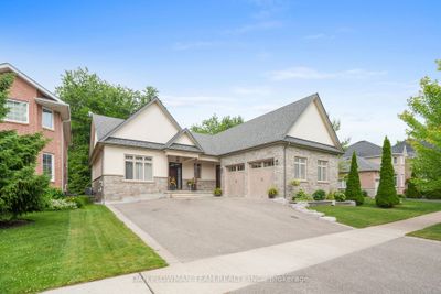 1682 Heathside Cres, House other with 3 bedrooms, 5 bathrooms and 6 parking in Pickering ON | Image 1