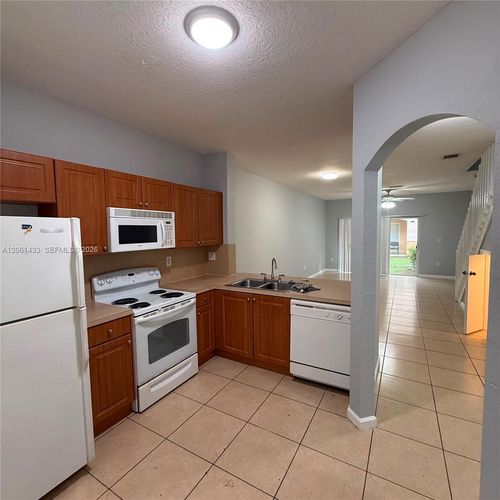 8811-8811 S Isles Cir, Tamarac, FL, 33321-4406 | Card Image