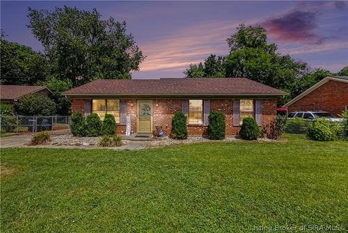 620 James Dr, Jeffersonville, IN, 47130-7410 | Card Image