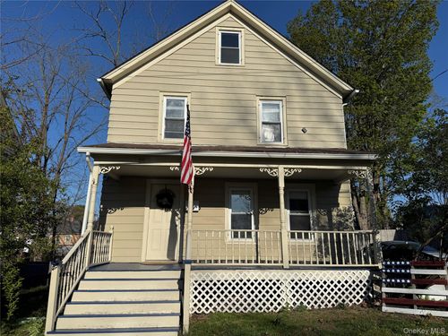 20 Van Buren St, Warwick, NY, 10990-1418 | Card Image