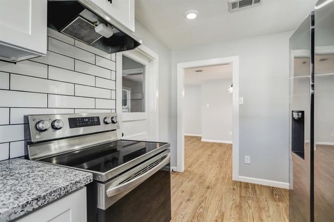 2003 Amelia St, House other with 2 bedrooms, 1 bathrooms and 1 parking in Baytown TX | Image 5