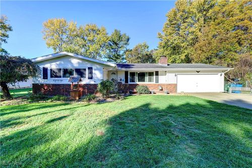 292 Grand Ave, Wellington, OH, 44090-1330 | Card Image