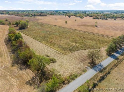 14626 Lavender St, Henryetta, OK, 74437-7542 | Card Image