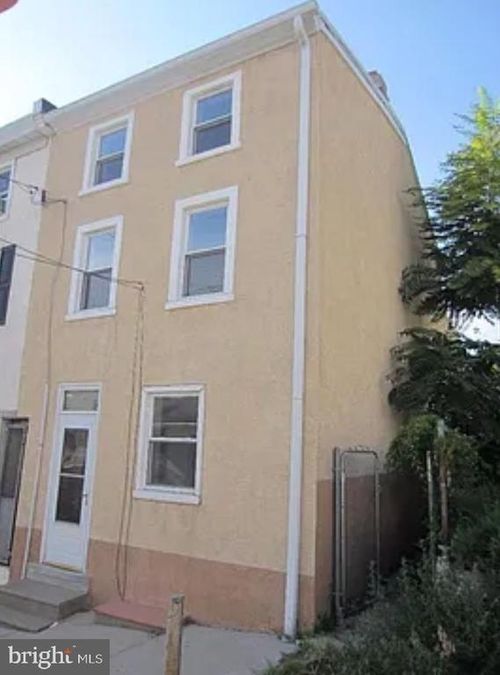 192 Conarroe St, PHILADELPHIA, PA, 19127-1327 | Card Image