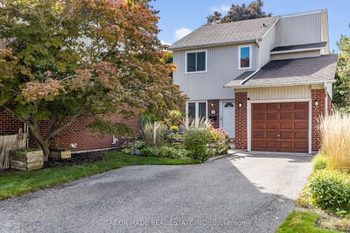 10 Shelbourne Crt, Brampton, ON, L6Z1C2 | Card Image