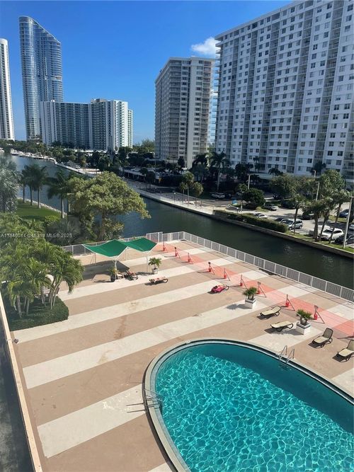 apt-507-400 Kings Point Dr, Sunny Isles Beach, FL, 33160-4733 | Card Image