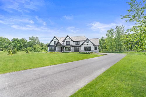 106 Brookwood Ln, Lincolnshire, IL, 60069-2401 | Card Image