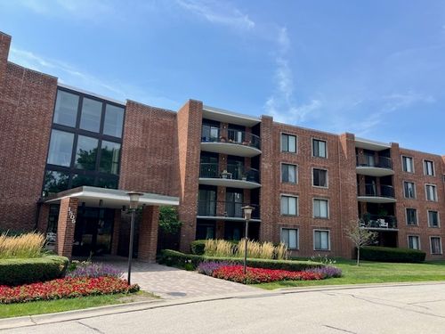 unit-303a-1505 E Central Rd, Arlington Heights, IL, 60005-3329 | Card Image