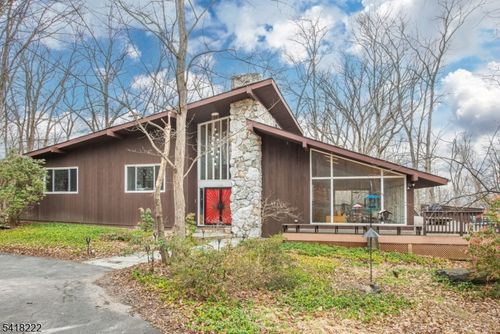3 Davids Ln, Hillsborough, NJ, 08844-1300 | Card Image