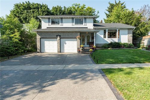 7 Meadowbrook Dr, Kitchener, ON, N2N1E5 | Card Image