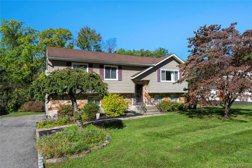 36 Baldwin Dr, Wappingers Falls, NY, 12590-3832 | Card Image